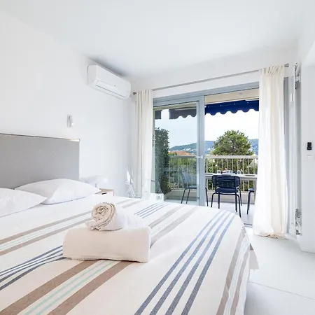 Feel - Grasseuil * Saint-Jean-Cap-Ferrat